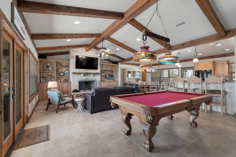 2, Ranch Retreat Creek View - Pool Table and Fire Pit, Gillespie