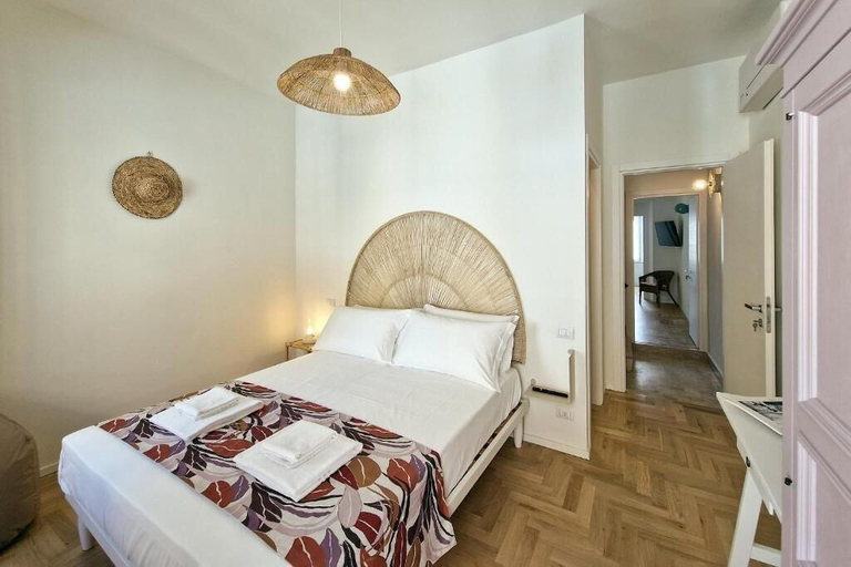 Room 5, Pola Rooms Guesthouse, Macerata
