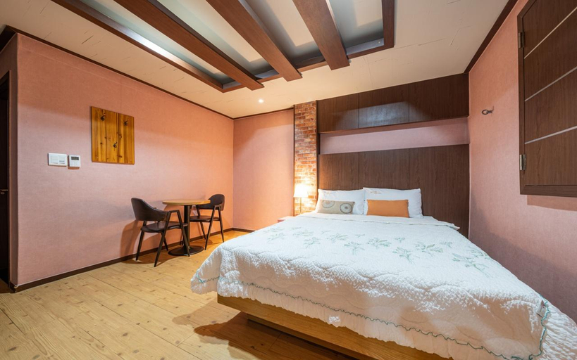 Bedroom 4, Goseong Ace, Goseong