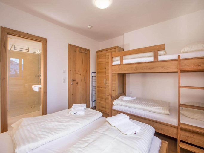 Bedroom 2, Apartment in Neukirchen near Ski Lift, Zell am See