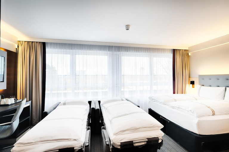 Bedroom 4, Premier Inn Berlin City Süd, Berlin