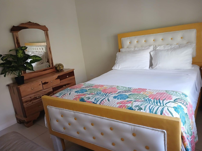 Room 5, 2BR The Crest - 15 mins Ocho Rios