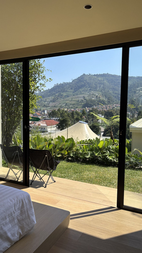 Room 2, Grand Luxcamp Soebi Farm Cikole by Horison, Bandung