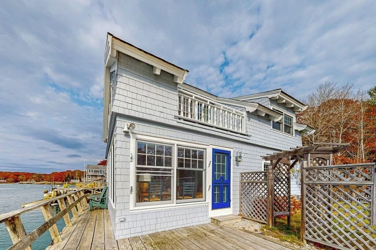 Exterior 2, Enchanting Oceanfront Cottage With Breathtaking Views and Modern Comforts, Lincoln