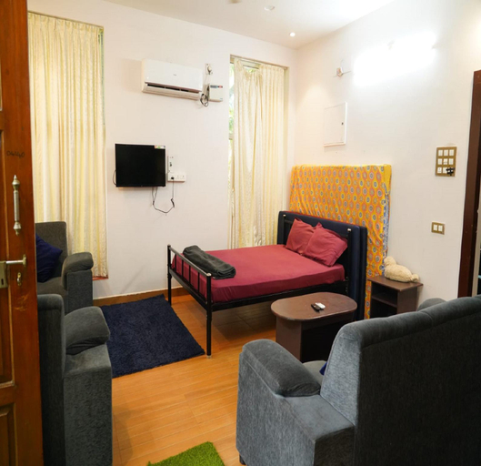 Bedroom 3, Waves Beach House, Puducherry