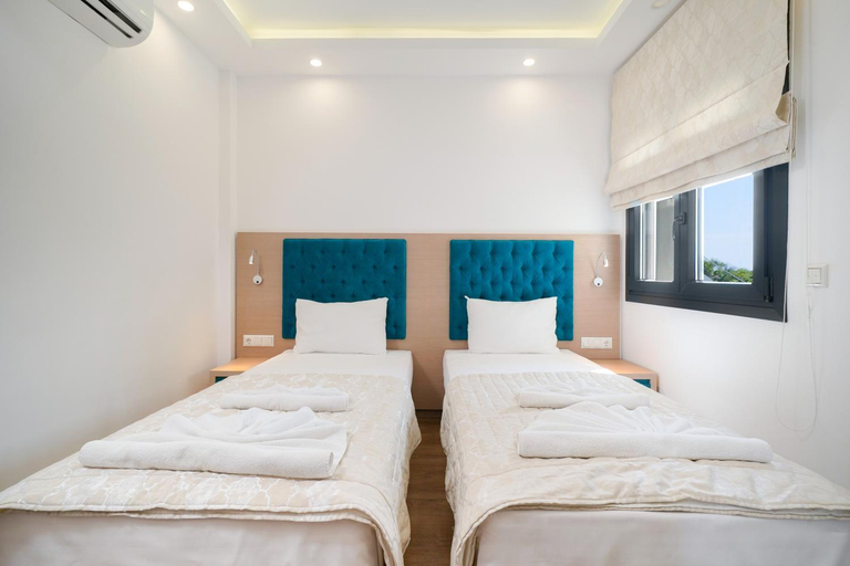 Others 3, Hotel Medusa, East Macedonia and Thrace
