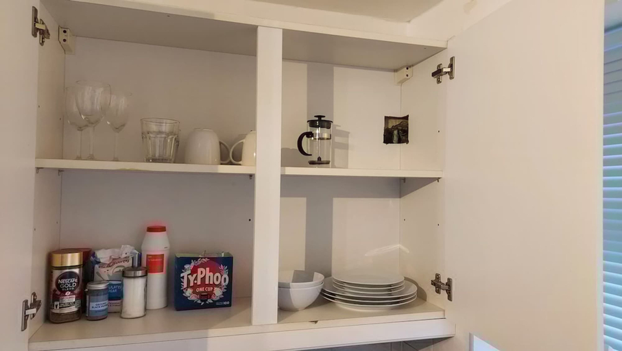Room 2, Spacious Studio Flat - Camden Kings Cross Zone 1, London