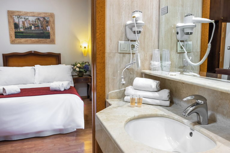 Bathroom 5, Hotel Reina Cristina, Granada