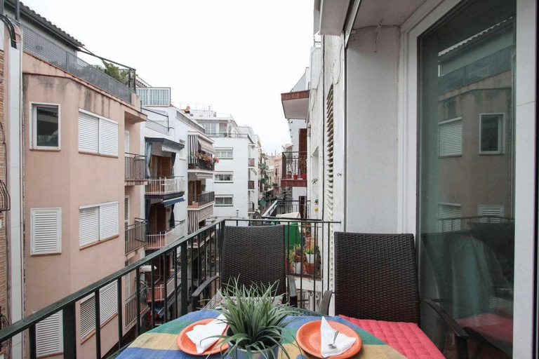 Balcony 4, Beach 2 Large Balcones Quiet Rooms Wifi 02, Barcelona