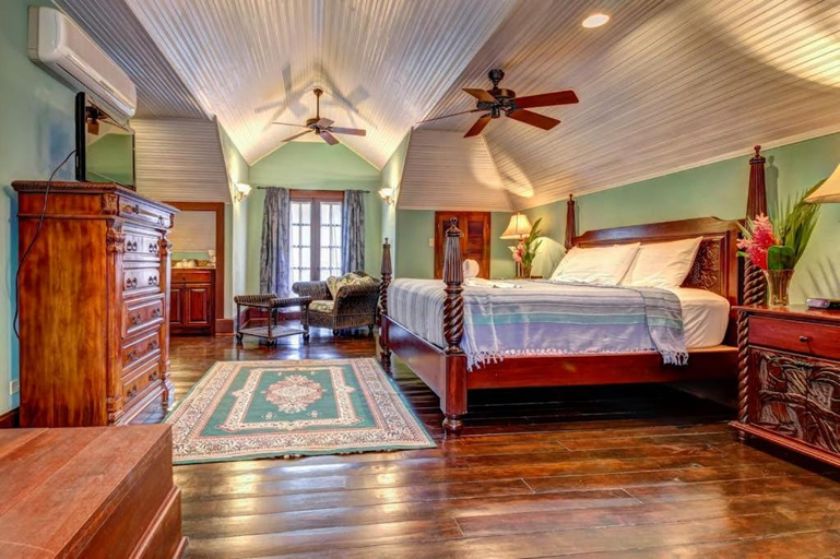 Bedroom 2, Toucan Suite @ Mahogany Hall