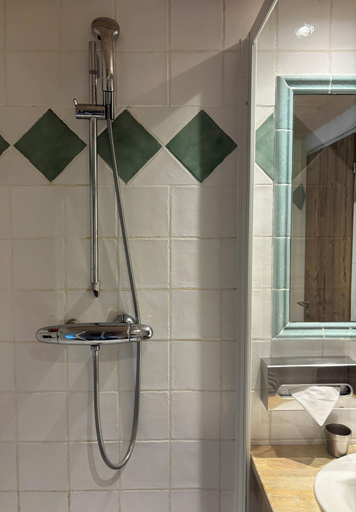 Bathroom 4, LOGIS HOTEL LE MONAL, Savoie