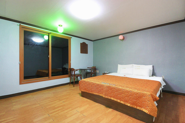 Bedroom 4, Jeonju Geumamdong Tomato, Jeonju