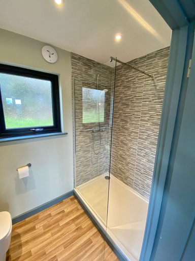 Bathroom 4, The Baiting House and Lodges, Herefordshire