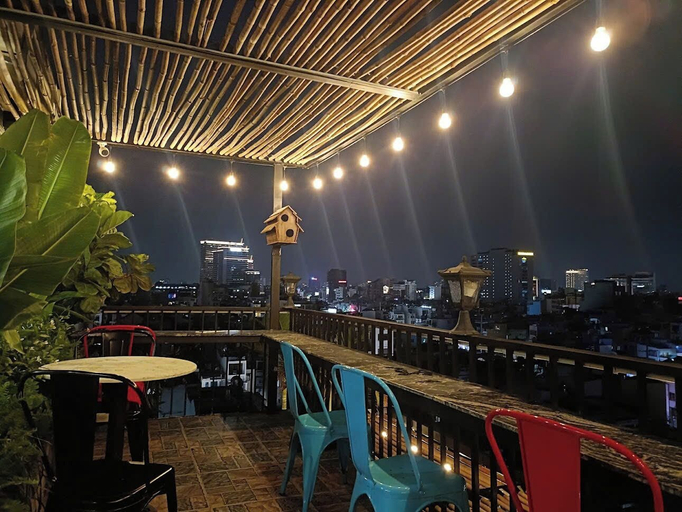 Food & Drinks 5, The Sargon, District 3