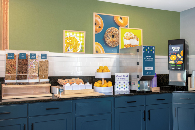 Food & Drinks 5, Spark by Hilton Asheville Blue Ridge Parkway, Buncombe