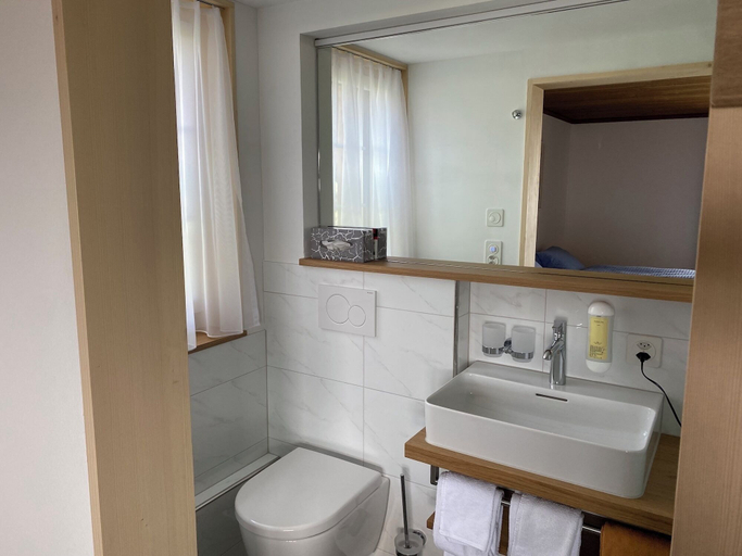 Bathroom 3, Hirschen Wald - Gasthaus & Bäckerei, Appenzell Ausserrhoden