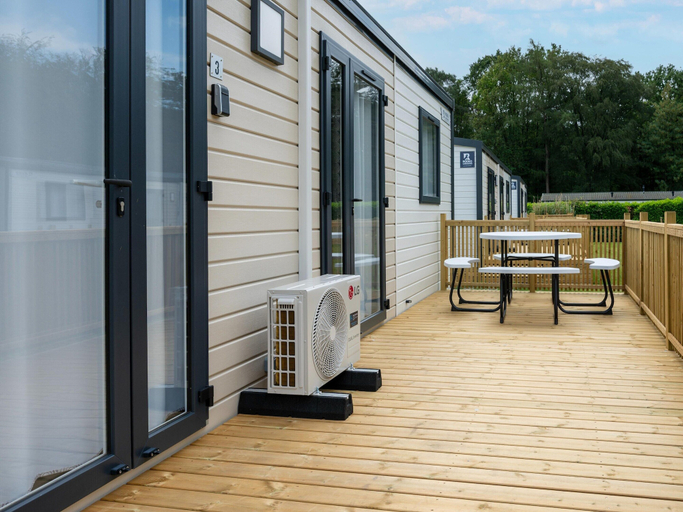 Balcony 3, Nature-rich Caravan Retreat for 6, Oost-Vlaanderen