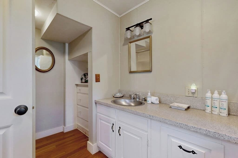 Bathroom 4, Ocean Point Colony Home w/ Sunroom & Sweeping Ocean Views, Dog-friendly, Lincoln