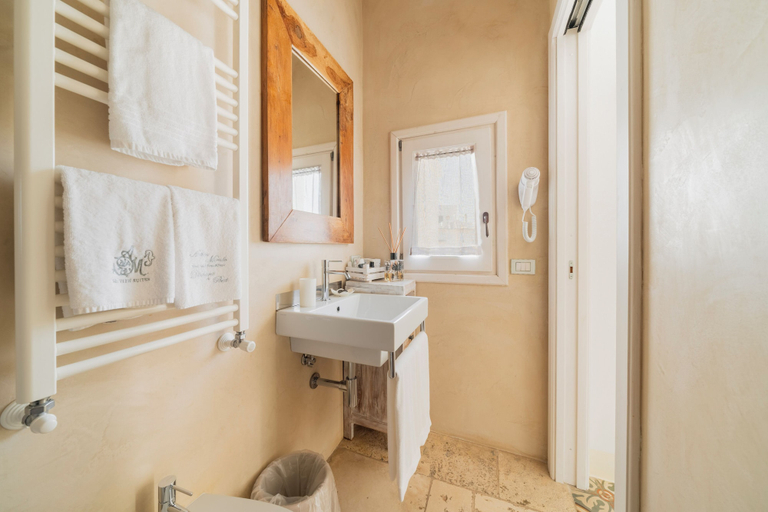 Bathroom 4, Antico Mondo Rooms & Suites, Bari