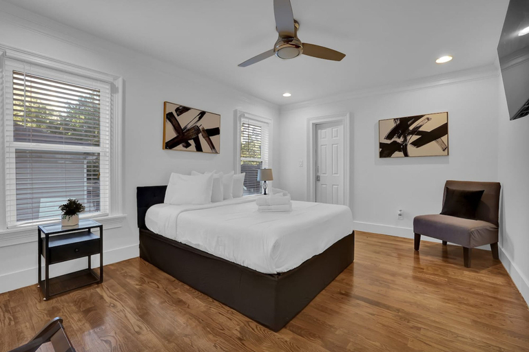 Room 3, Buckhead Dream Message Now for Summer Special, Atlanta