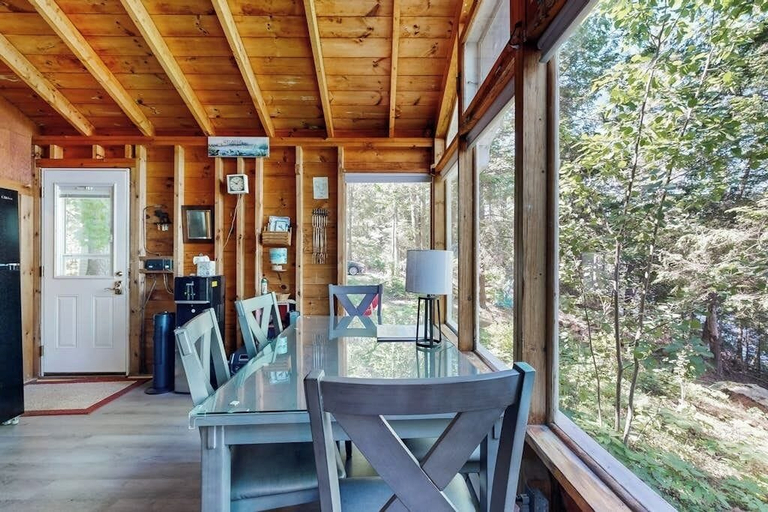 Room 5, Lakefront Cottage With Dock, Screened Porch, & Island in Biscay Pond, Lincoln