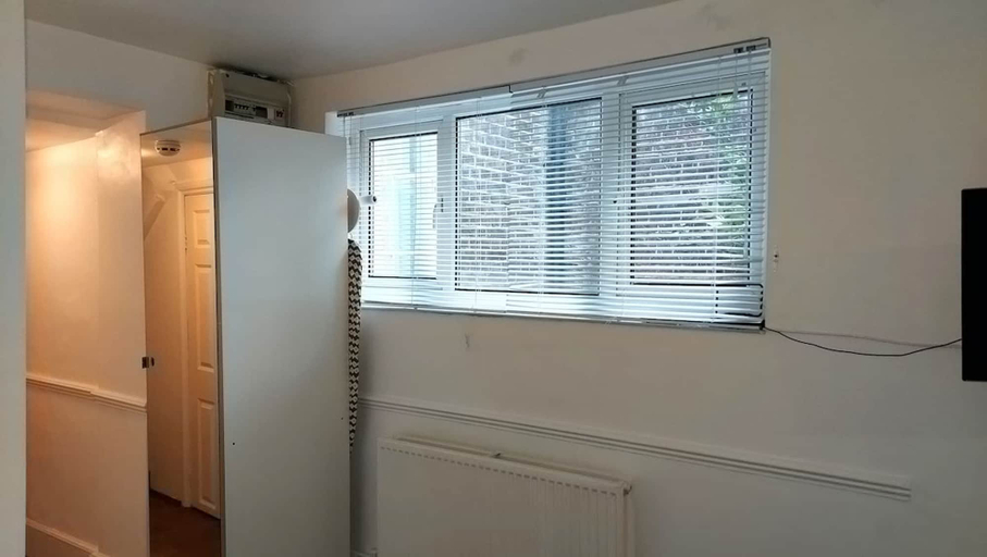 Room 5, Spacious Studio Flat - Camden Kings Cross Zone 1, London