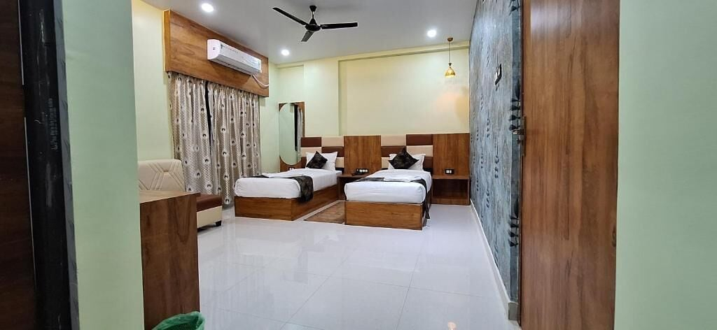 Others 5, New Hotel Sun International, Purbi Singhbhum