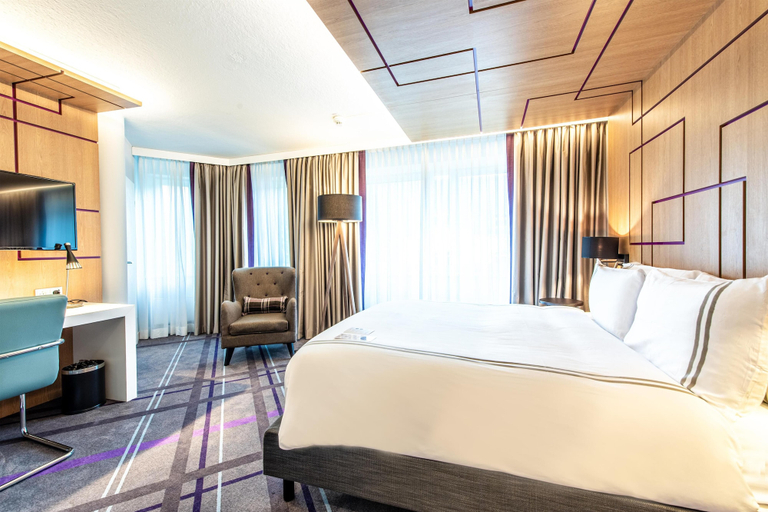Bedroom 4, Premier Inn Braunschweig City Centre, Braunschweig