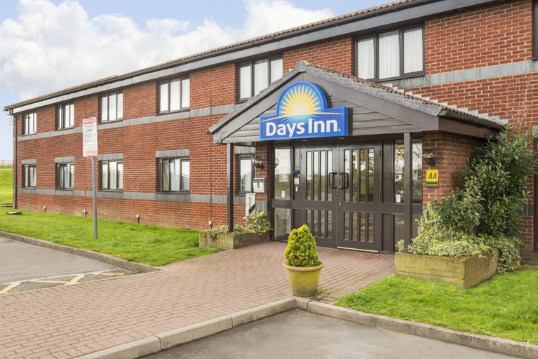 Exterior & Views 2, Days Inn by Wyndham Sheffield M1, Rotherham