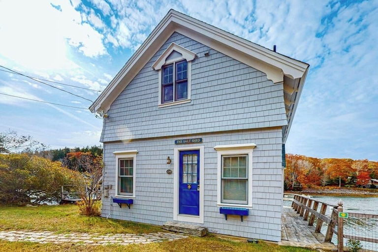 Exterior 4, Enchanting Oceanfront Cottage With Breathtaking Views and Modern Comforts, Lincoln