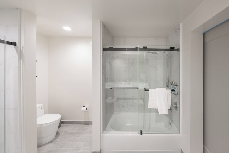 Bathroom 4, Kins Hotel, Los Angeles