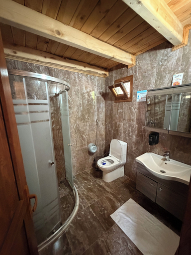 Bathroom 4, Hira Bungalov, Çamlıhemşin