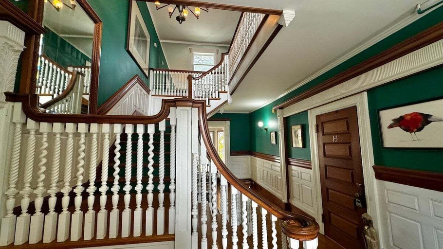 Interior 5, Commanders Cabin, Quaint apt Steps to Downtown, Knox