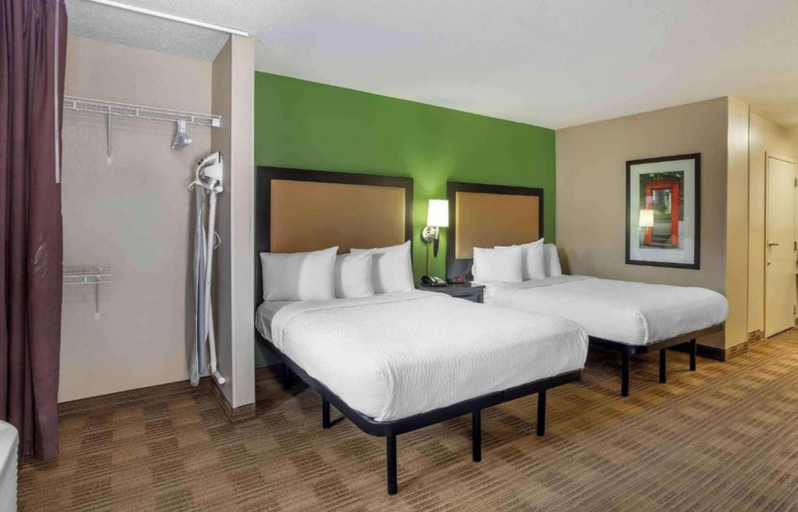 Room 4, Motel 6 Suites Sacramento Arden Way CA, Sacramento
