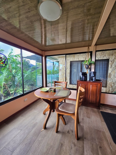 In-room dining, Escazu Studio, Escazú