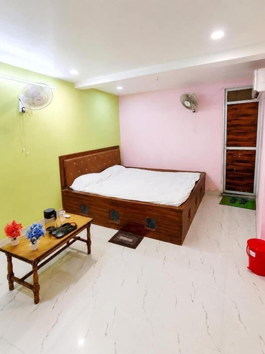 Room 5, Bandhan Marriage Hall and Hotel, Sitamarhi