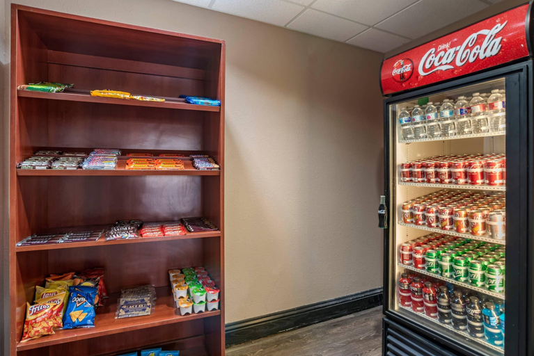 Food & Drinks 5, Comfort Inn & Suites Clinton - Jackson West, Hinds