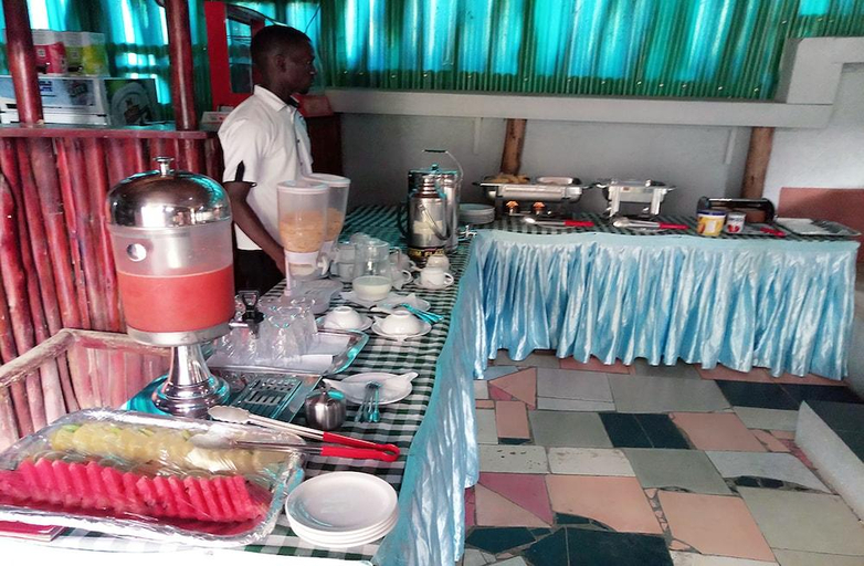 Food & Drinks, Comfort Hotel Entebbe, Busiiro