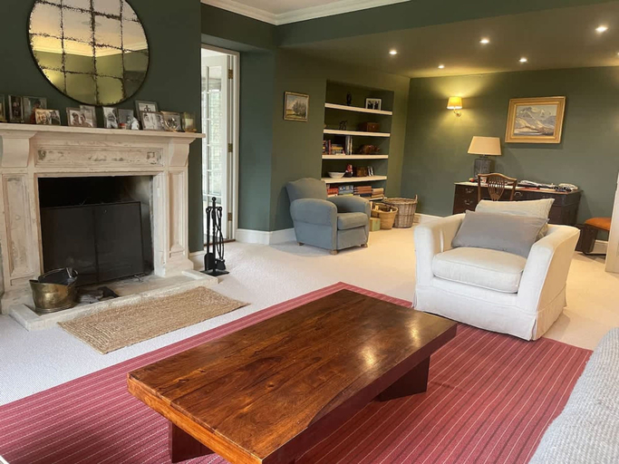Room 2, Stunning Countryside House With Pool and Hot Tub, Wiltshire