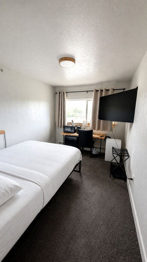 Room 2, Highliner Suites Hotel, Anchorage