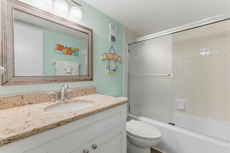 Bathroom 4, Point East 213, Volusia