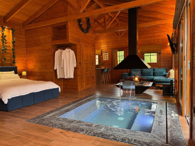 4, Chalet for two, Central Greece