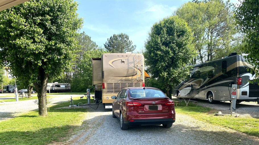 Property grounds 5, Clarksville RV Resort, Montgomery