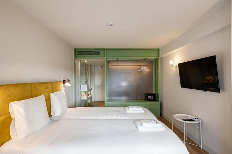 Room 2, Home Out Marquês Suites, Lisbon