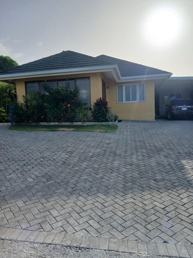 Exterior, 2BR The Crest - 15 mins Ocho Rios