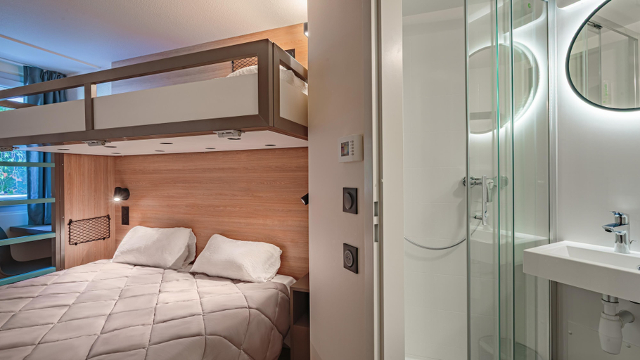 Bedroom 4, Premiere Classe Biarritz, Pyrénées-Atlantiques
