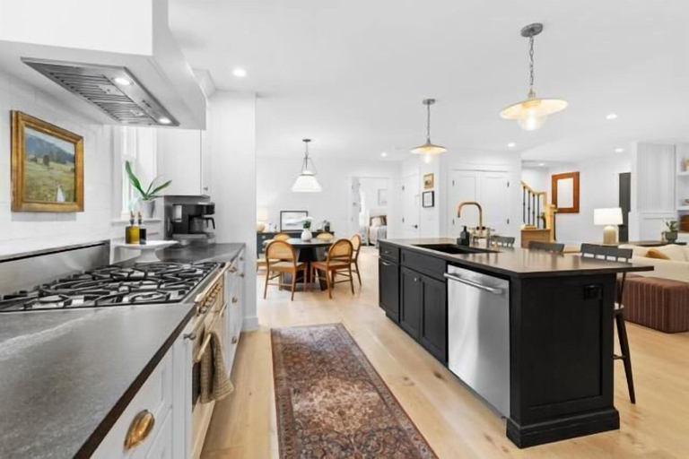 Private kitchen 5, Birch Tree Retreat, 6-bedroom Family Getaway Spot, Knox