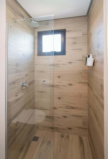 Bathroom 4, Corporate Stays Zuba 10, Luque
