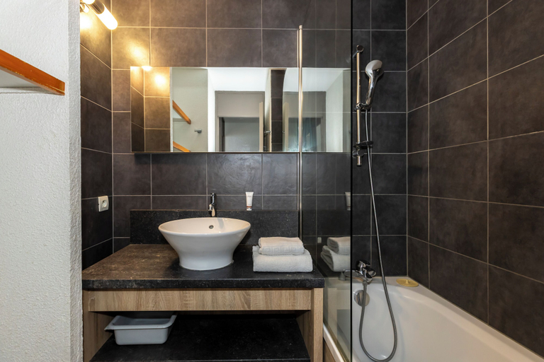 Bathroom 3, Odalys Residence Le Hameau du Mottaret, Savoie