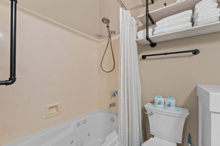 Bathroom 4, Rooster's Getaway and Studio Stay, Stone